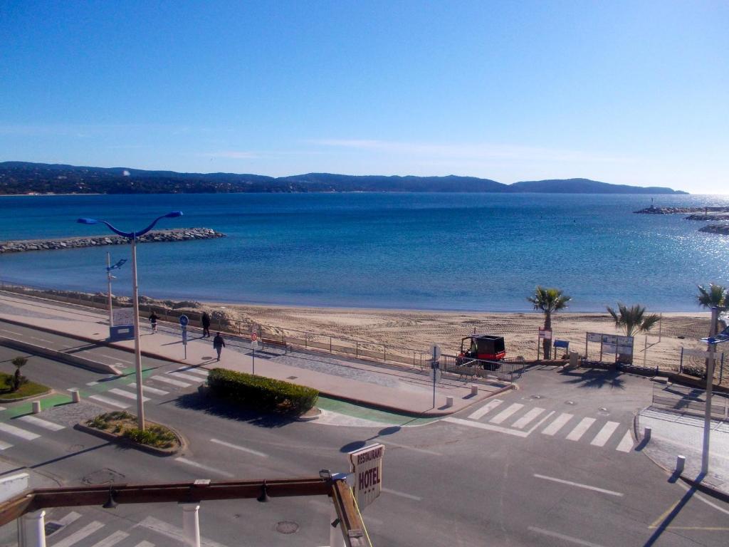 Hotel Les Alizes Cavalaire-sur-Mer Dış mekan fotoğraf