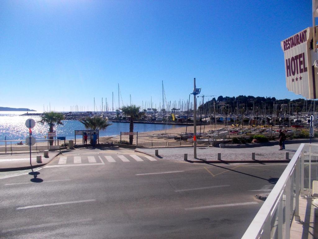 Hotel Les Alizes Cavalaire-sur-Mer Dış mekan fotoğraf